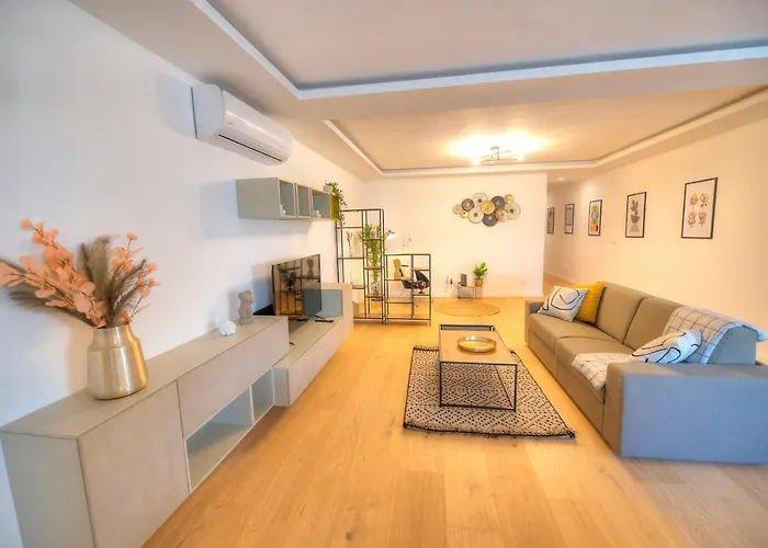 Large & Beautifully Furnished 2 Bedrooms Abon1-1