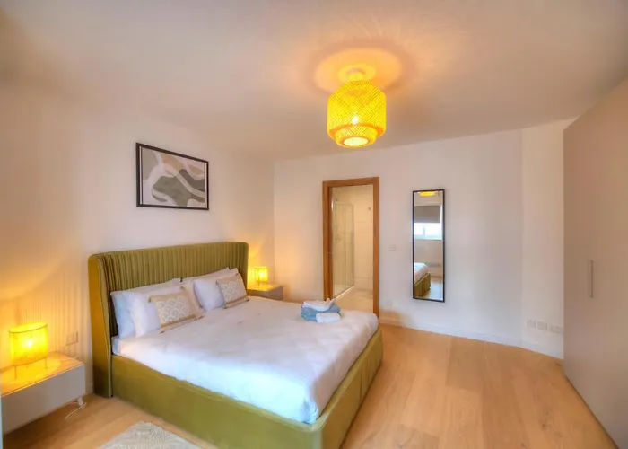 Large & Beautifully Furnished 2 Bedrooms Abon1-1