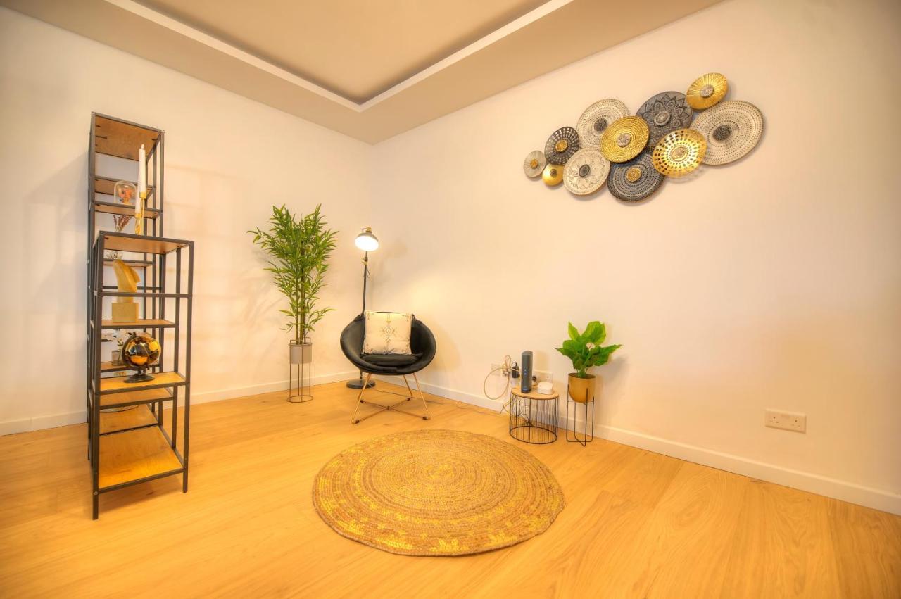 Large & Beautifully Furnished 2 Bedrooms Abon1-1