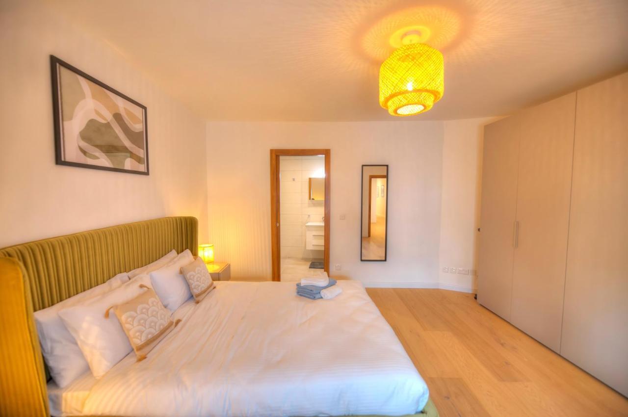 Large & Beautifully Furnished 2 Bedrooms Abon1-1 Apartment