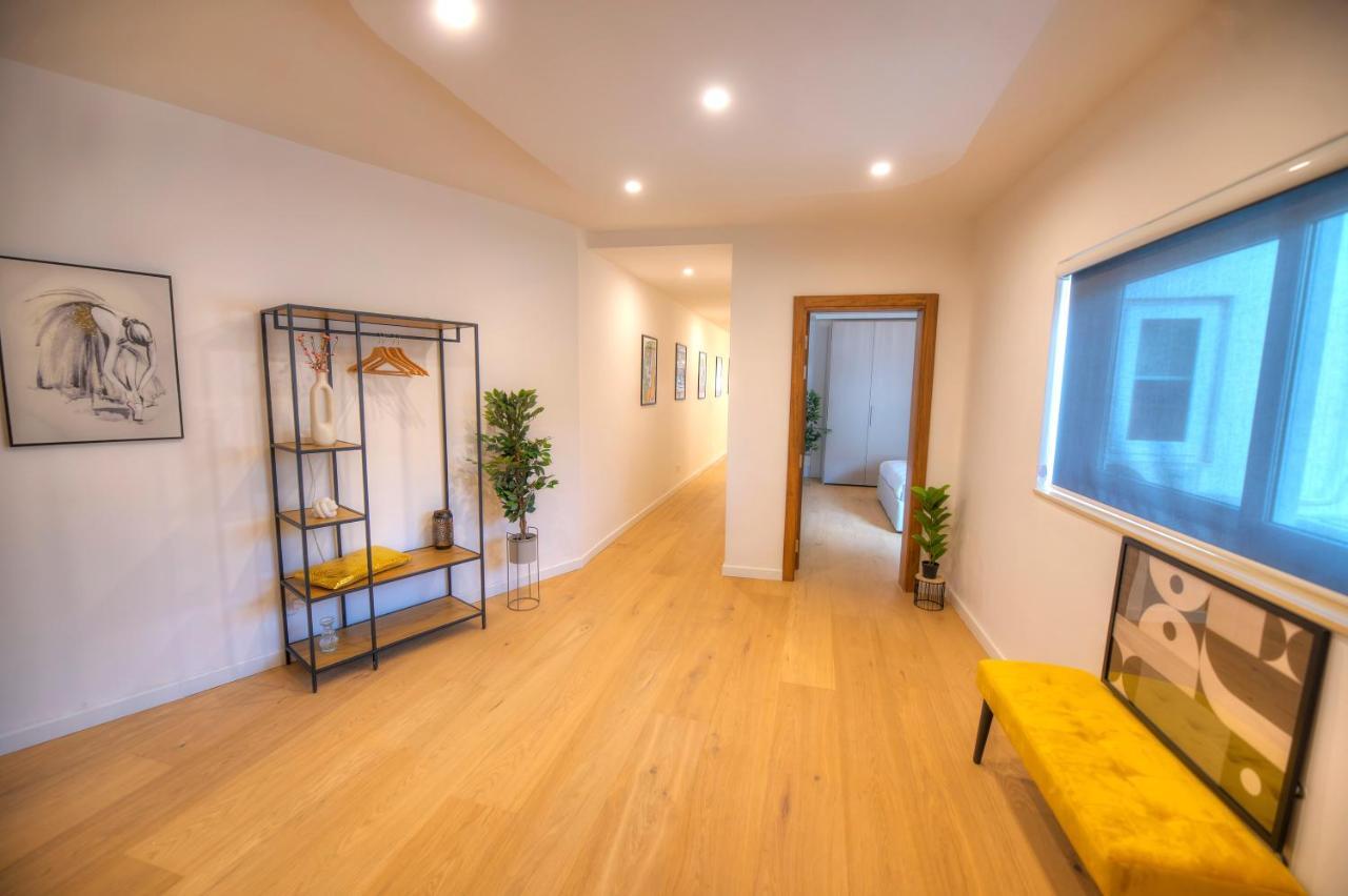 Large & Beautifully Furnished 2 Bedrooms Abon1-1 *