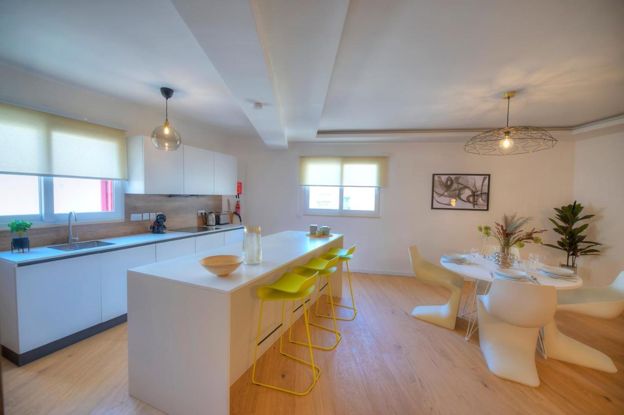 Large & Beautifully Furnished 2 Bedrooms Abon1-1 Apartment Sliema