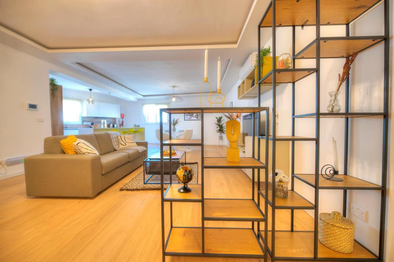 公寓 Large & Beautifully Furnished 2 Bedrooms Abon1-1